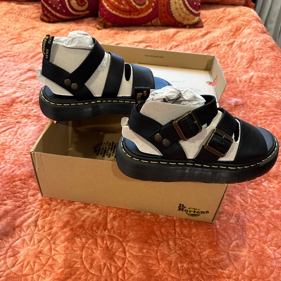 Dr.Marten Shoes - Dr. Marten sandals